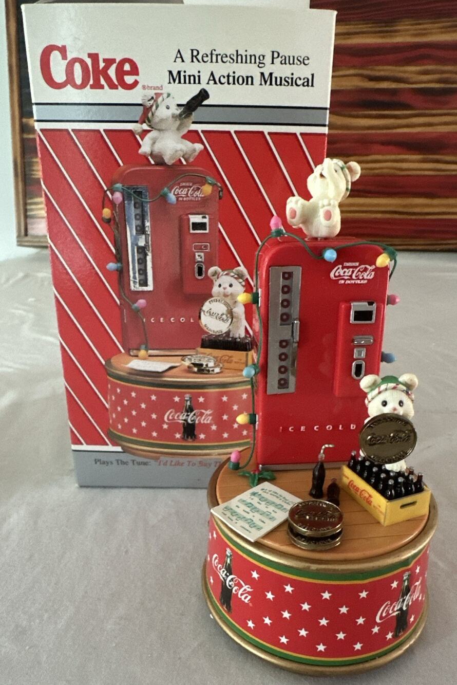 Enesco 1995 Coca Cola Coke Refreshing Pause Christmas Mini Action Musical Figure
